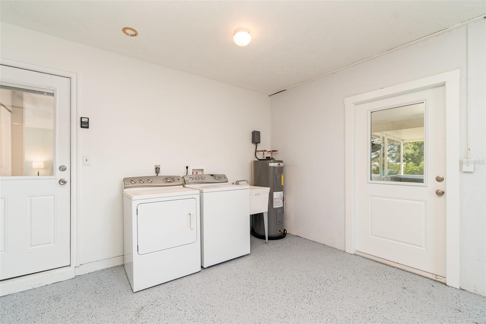CHARLOTTE PARK - Residential