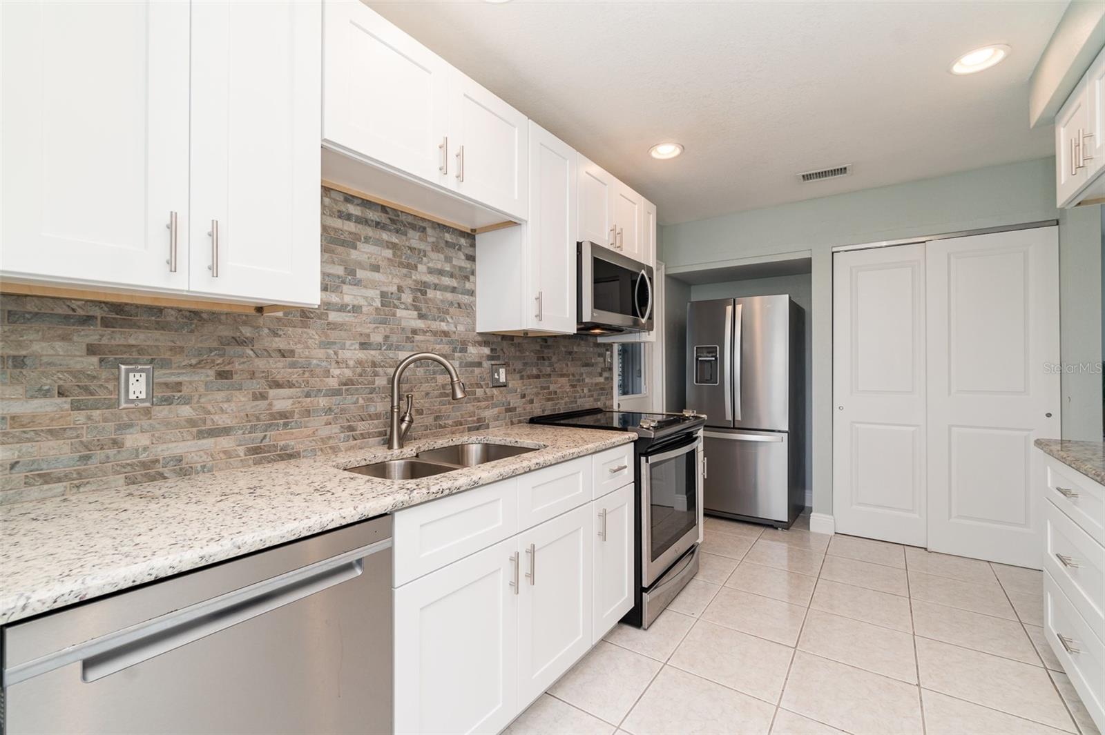 CHARLOTTE PARK - Residential