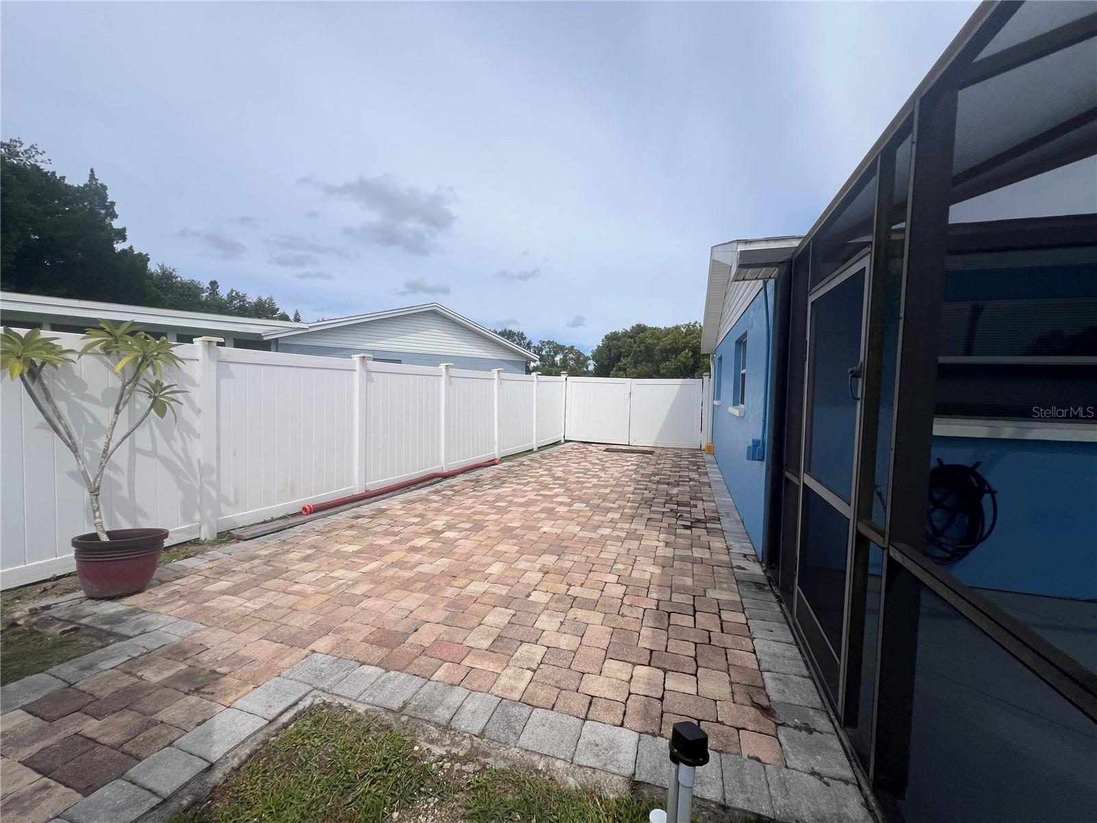 KINGS GRANT UNIT 04 - Residential