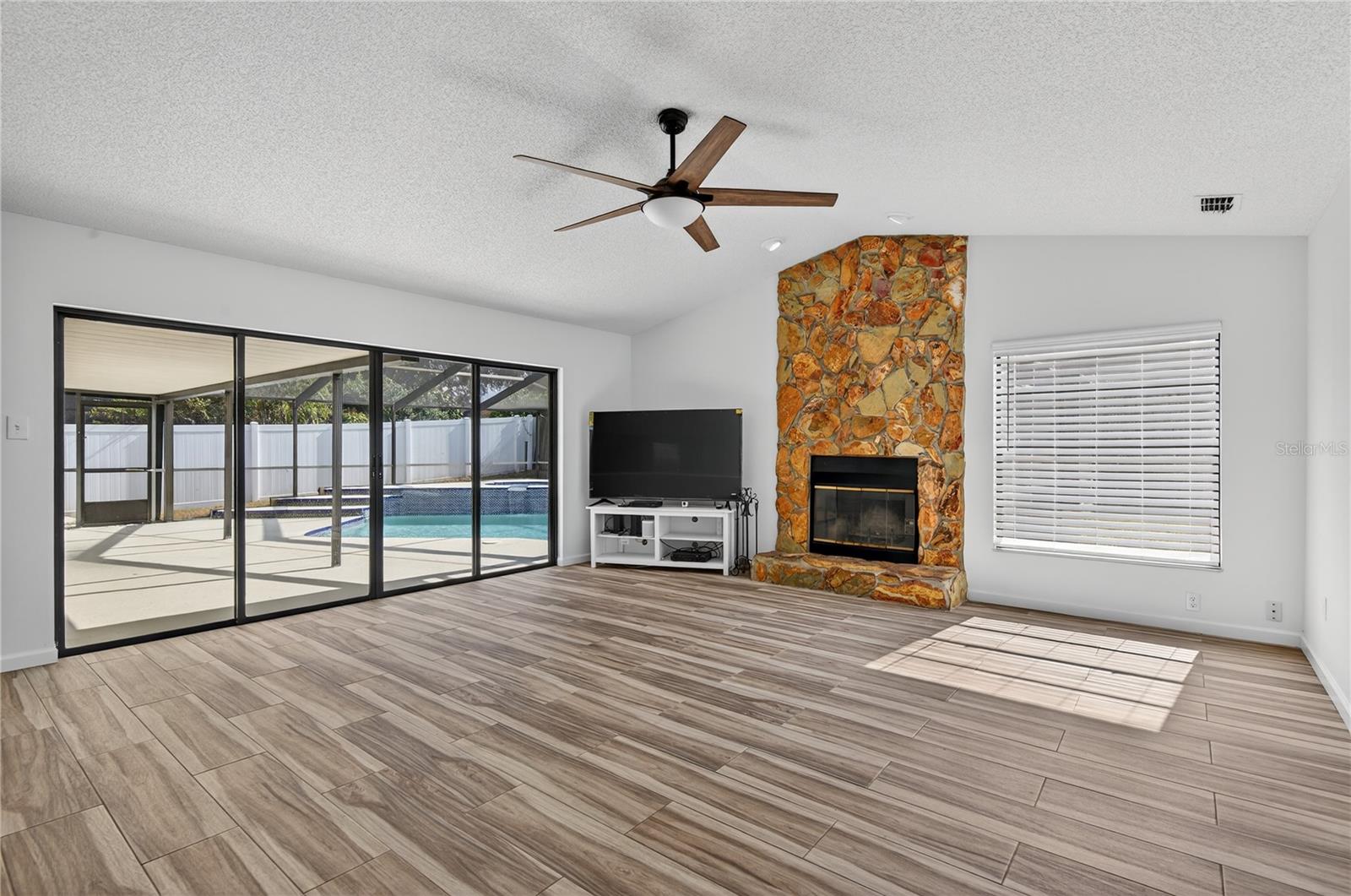 BLOOMINGDALE SEC M UNIT - Residential