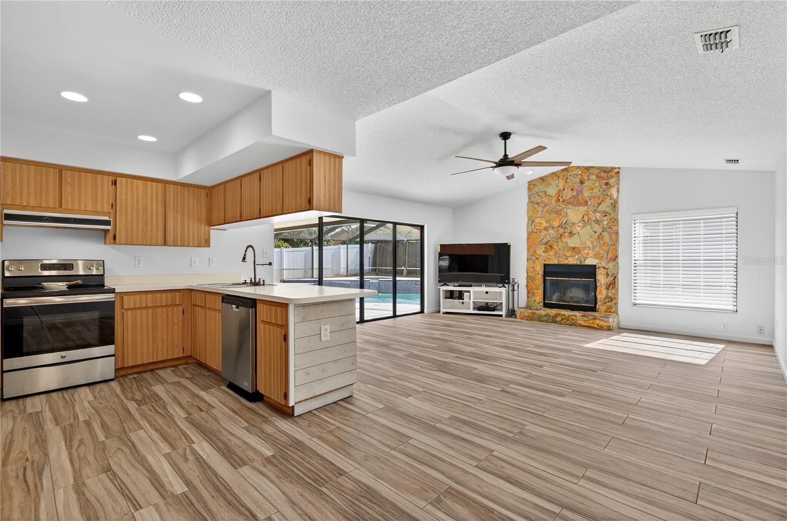 BLOOMINGDALE SEC M UNIT - Residential