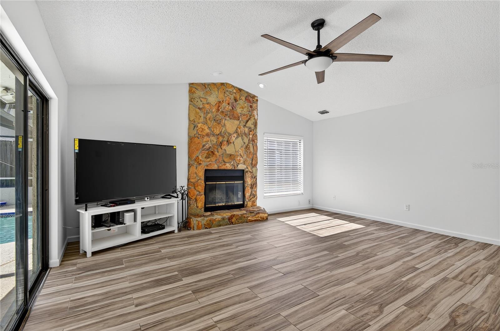 BLOOMINGDALE SEC M UNIT - Residential