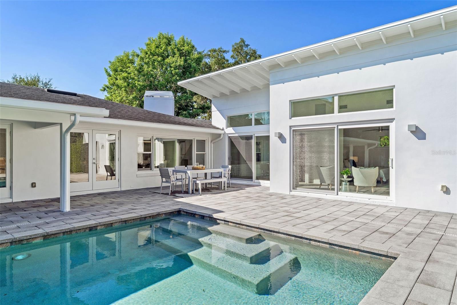 BEVERLY SHORES - Residential