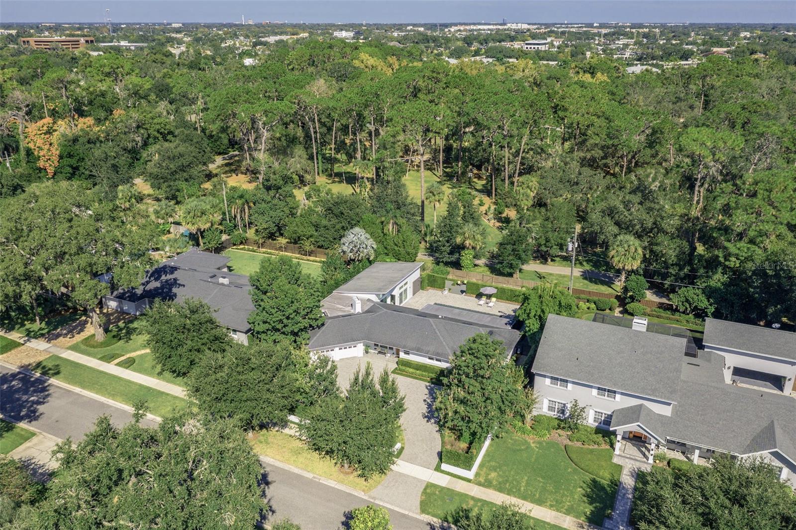 BEVERLY SHORES - Residential