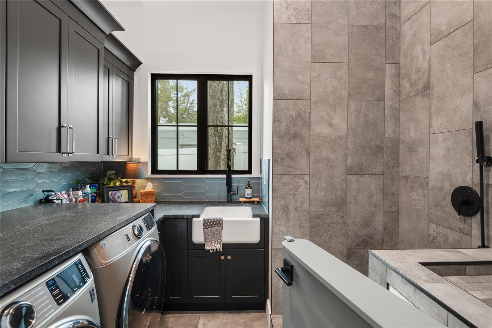 LAKE KNOWLES TERRACE - Residential