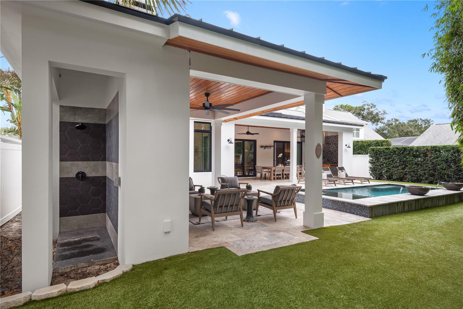 LAKE KNOWLES TERRACE - Residential