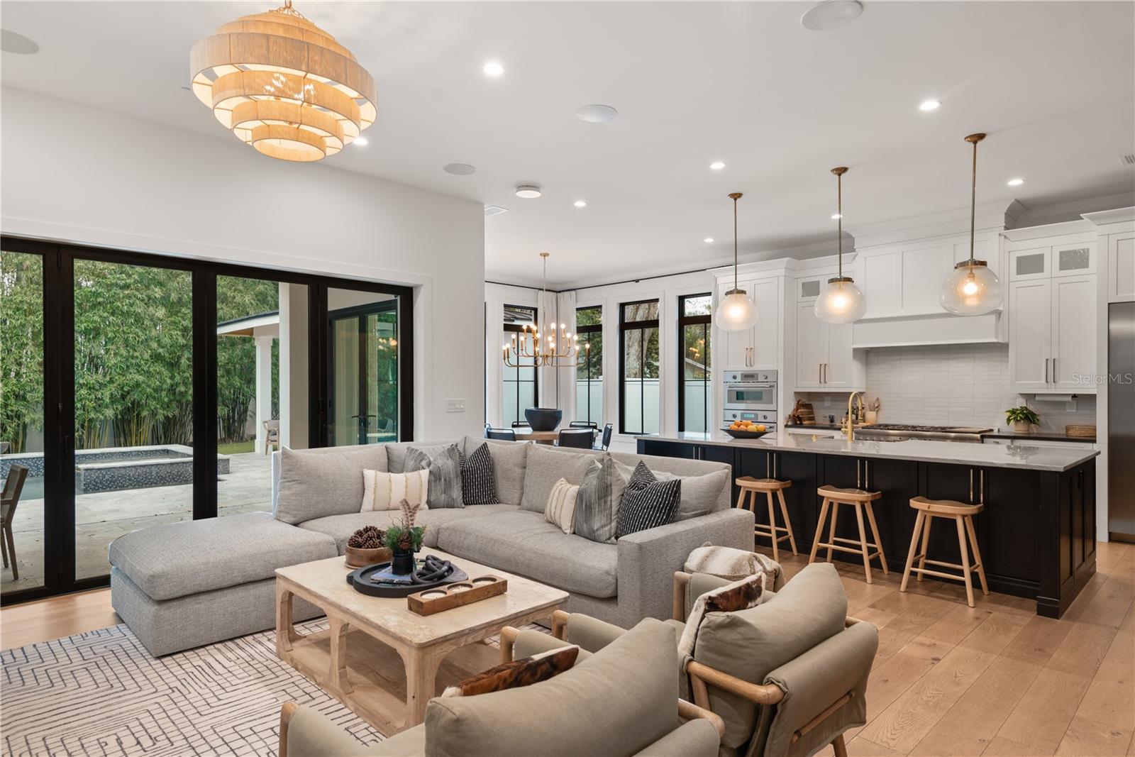 LAKE KNOWLES TERRACE - Residential