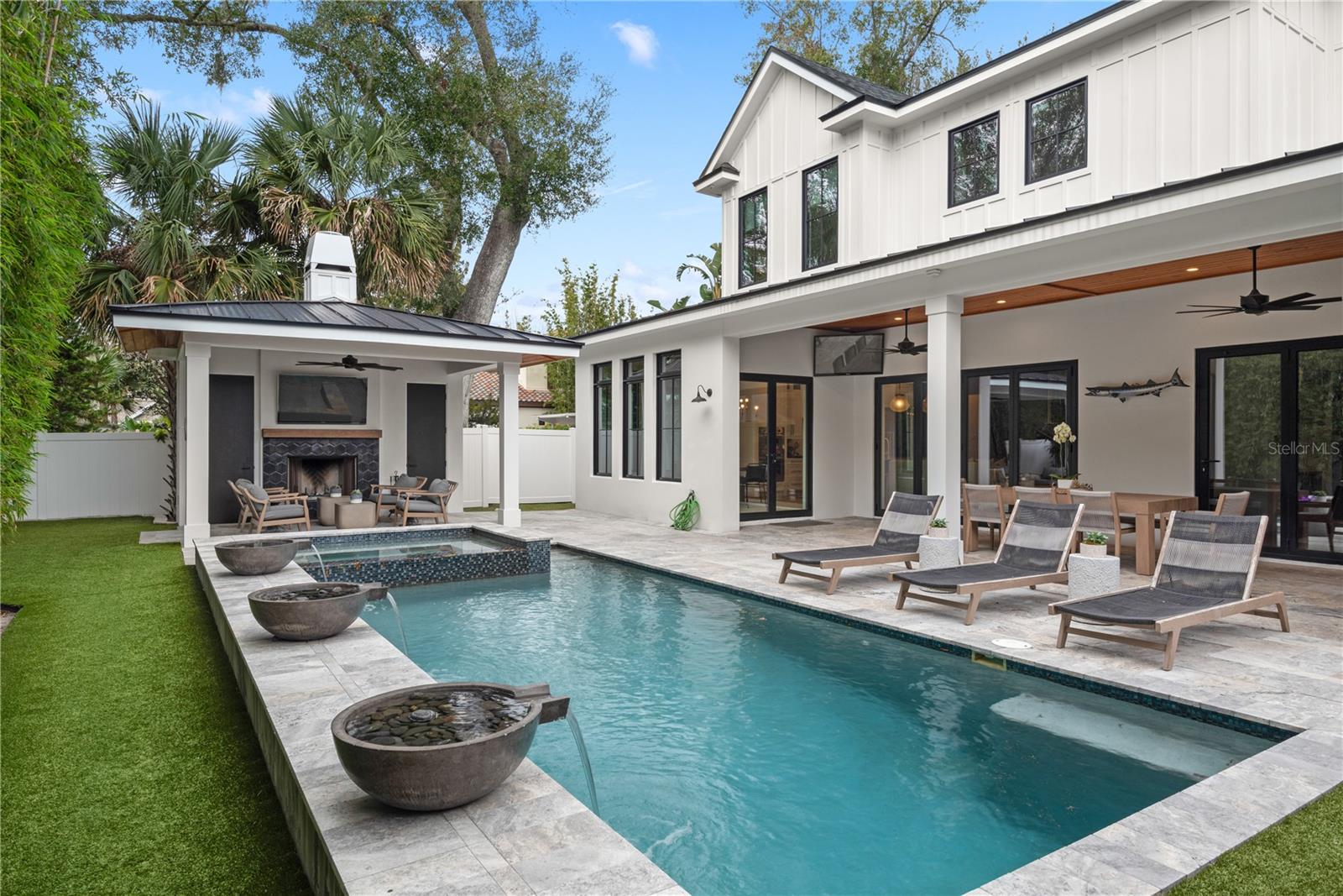 LAKE KNOWLES TERRACE - Residential