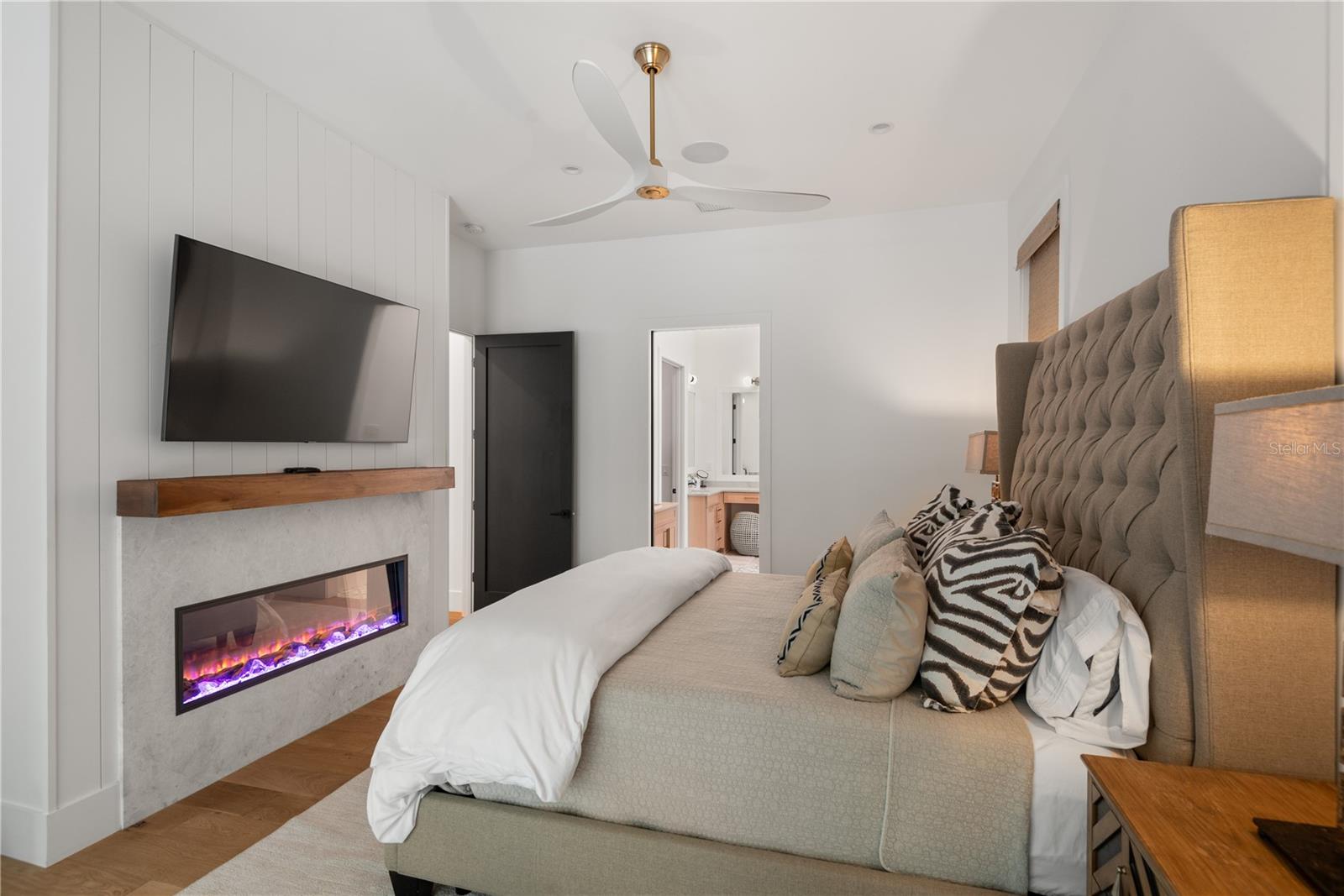 LAKE KNOWLES TERRACE - Residential