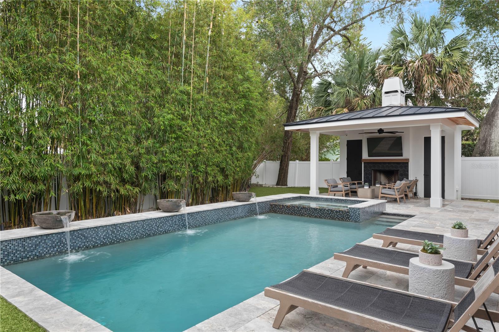 LAKE KNOWLES TERRACE - Residential