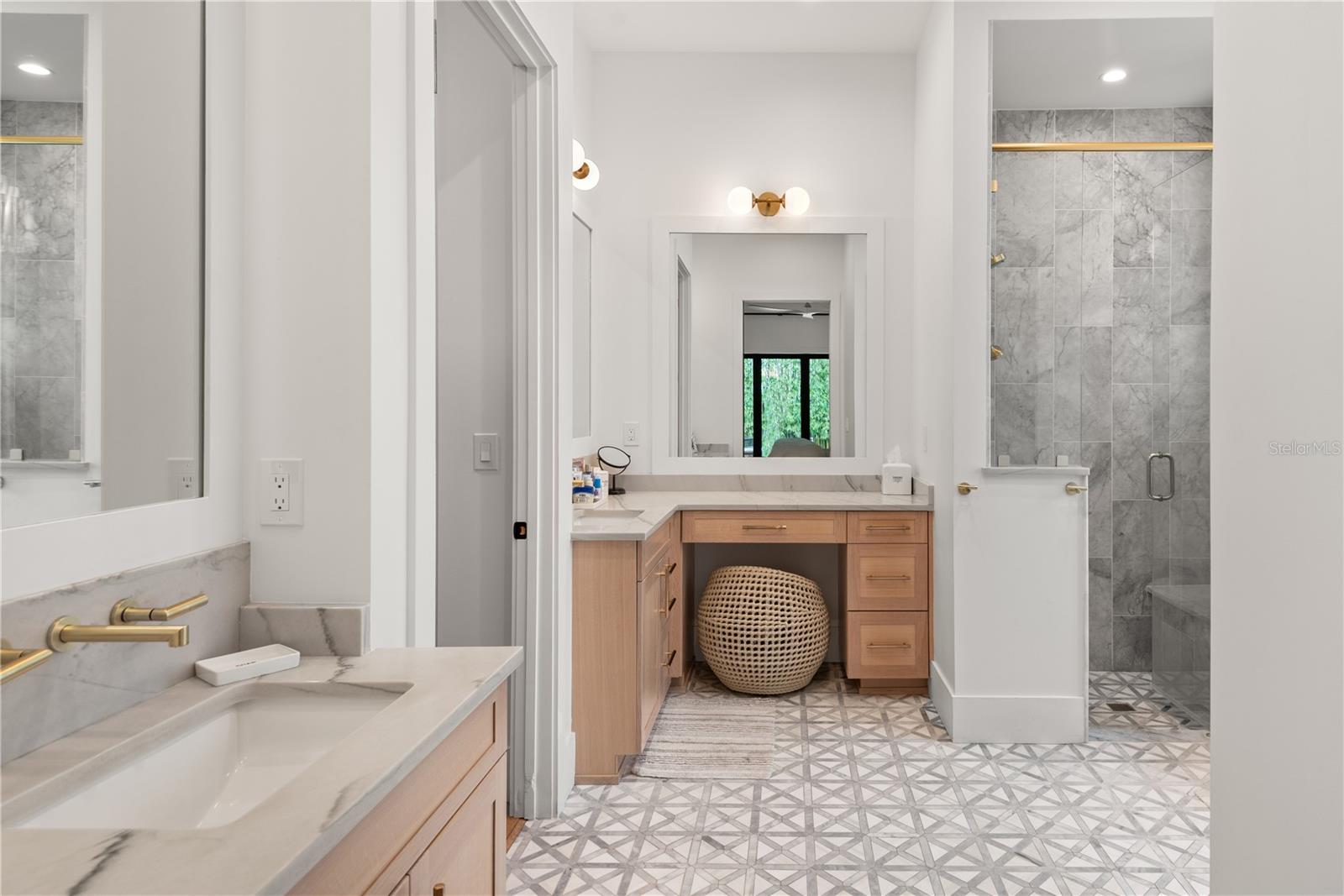 LAKE KNOWLES TERRACE - Residential