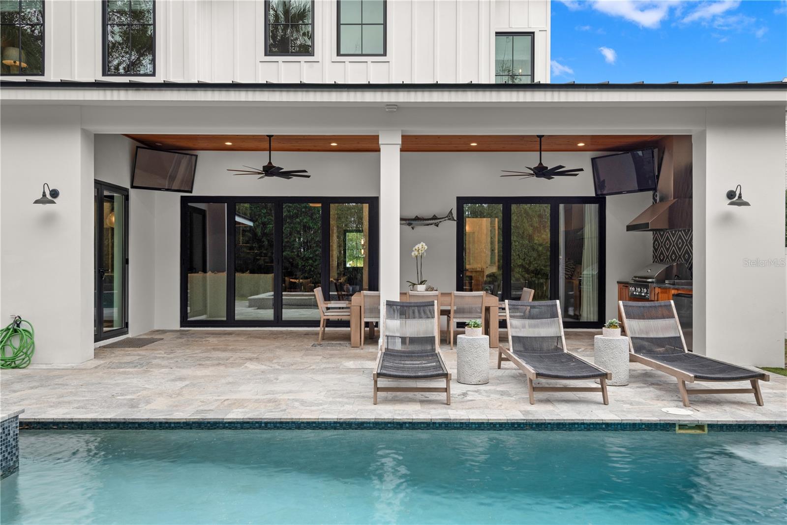 LAKE KNOWLES TERRACE - Residential