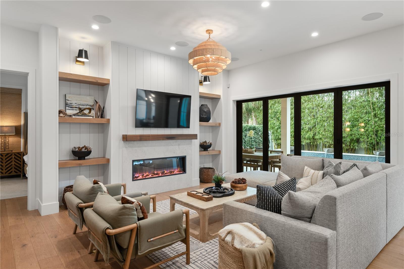 LAKE KNOWLES TERRACE - Residential