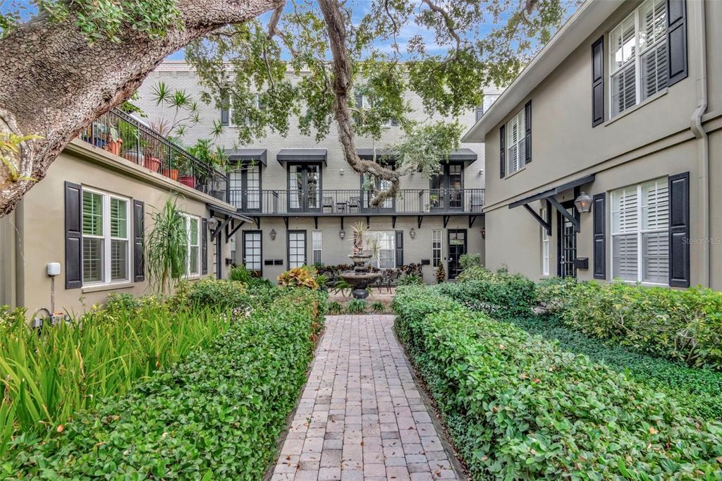 Photo of 1008 S Moody Avenue #2, Tampa, FL 33629 (MLS # TB8454132)