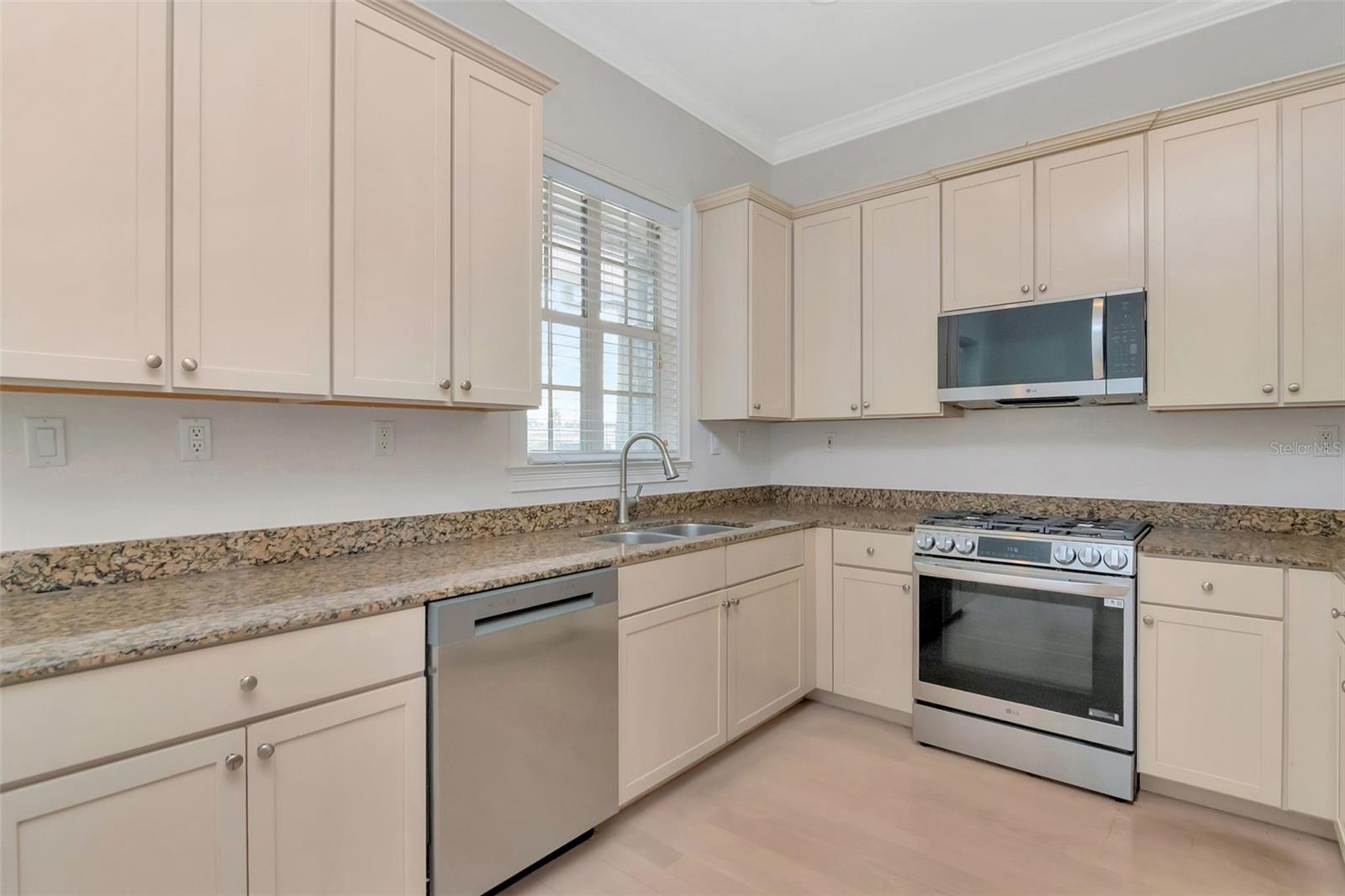 POYDRAS TWNHS - Residential