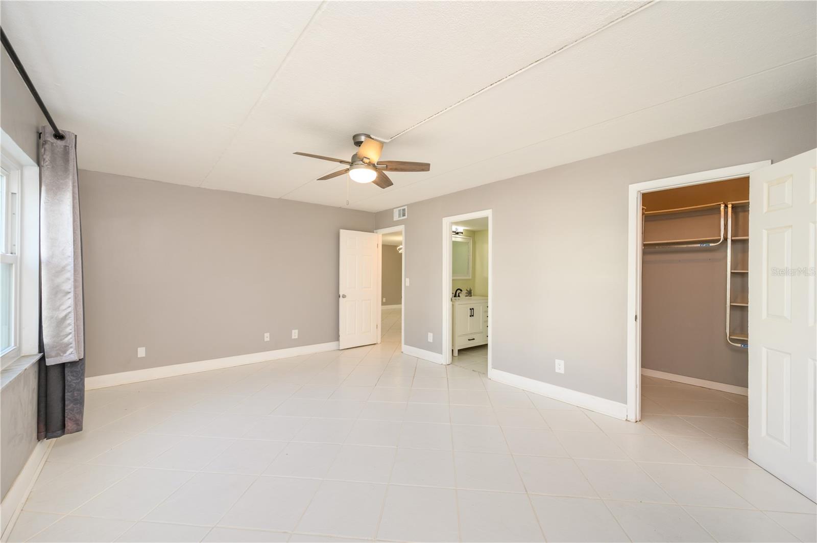 CORINTHIAN VILLAS - Residential