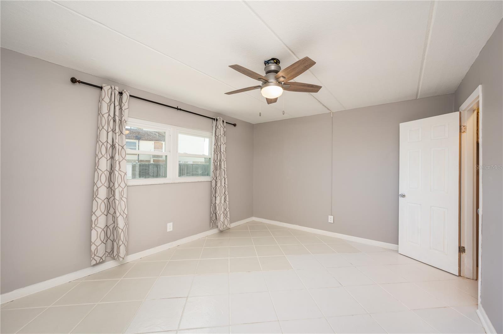 CORINTHIAN VILLAS - Residential