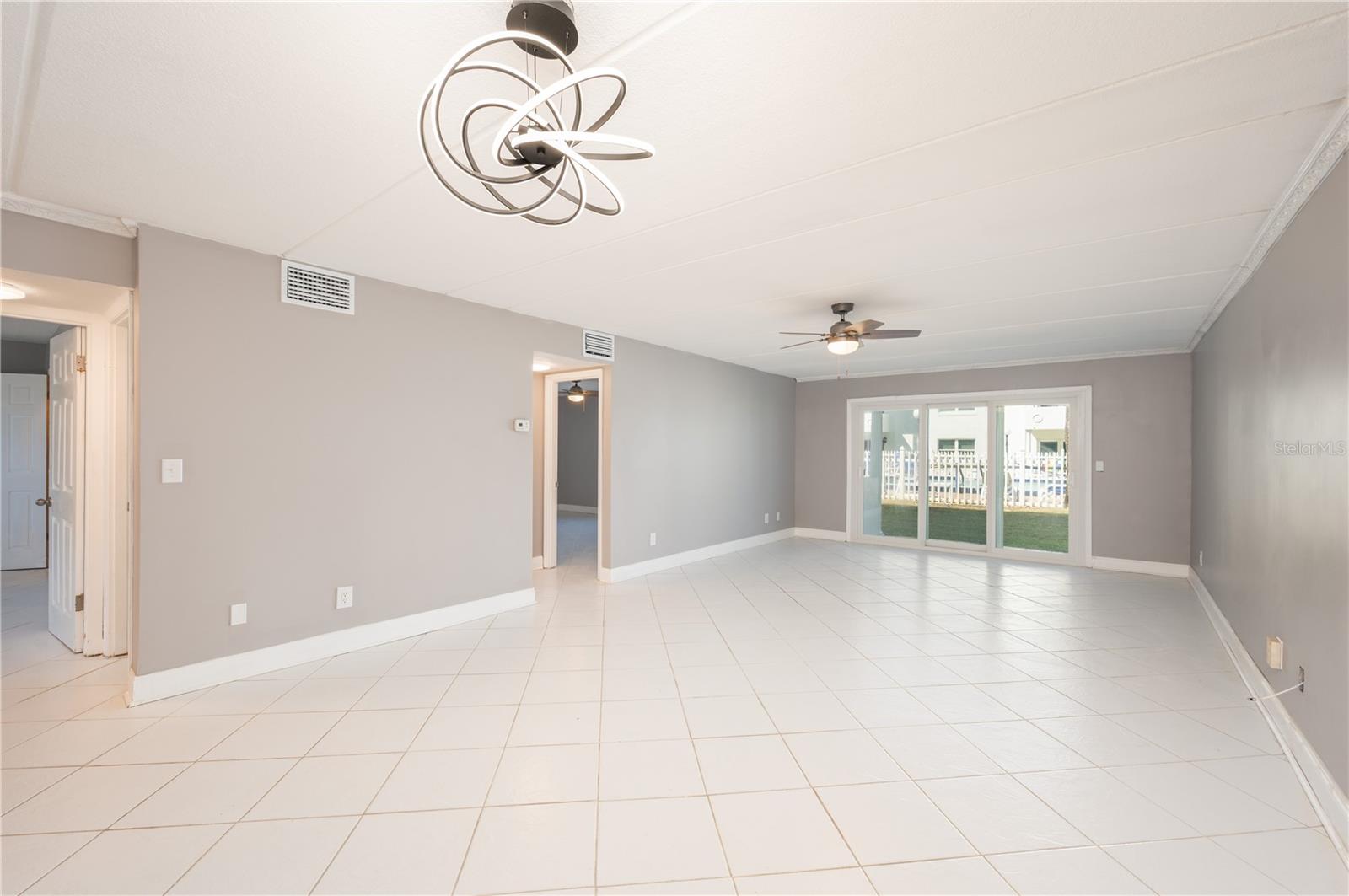 CORINTHIAN VILLAS - Residential