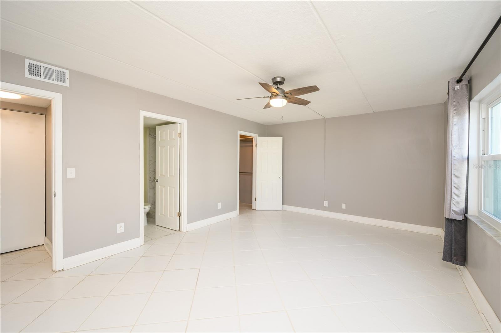 CORINTHIAN VILLAS - Residential