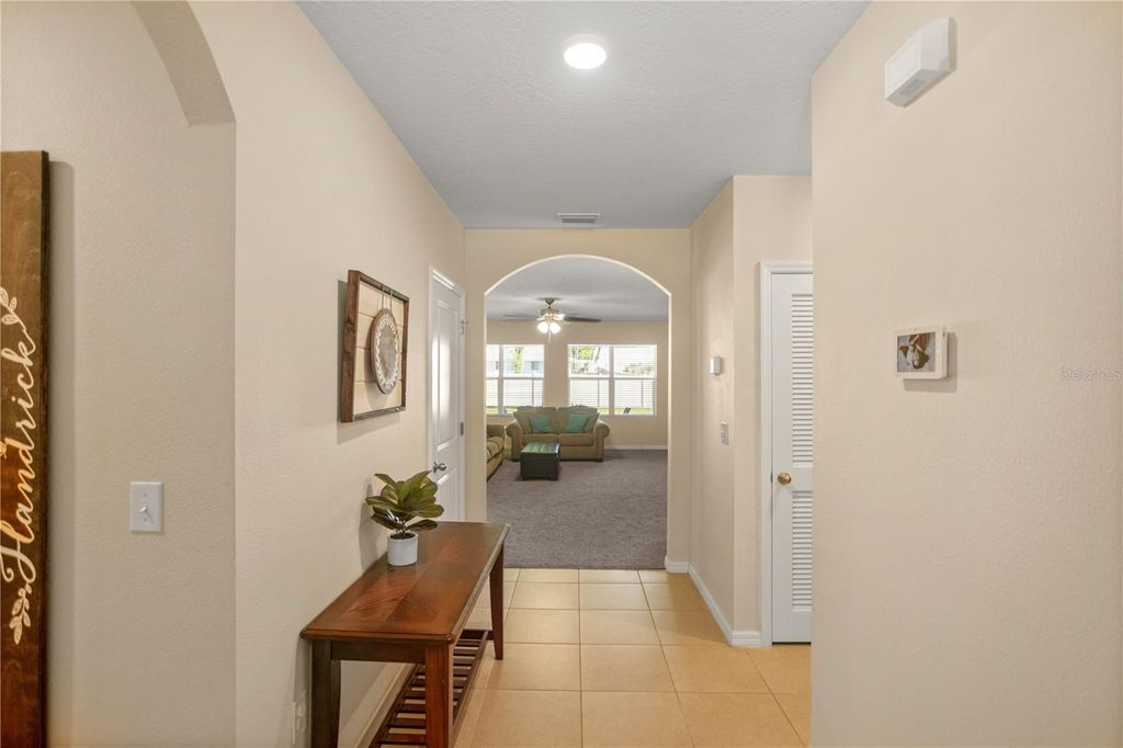 Photo of 5025 NE 15th Place, Ocala, FL 34470 (MLS # OM726140)