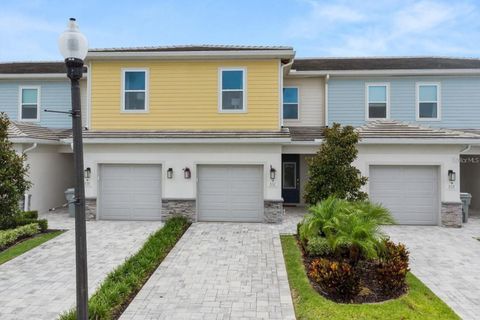 832 DRIVING RANGE COURT KISSIMMEE FL 34747