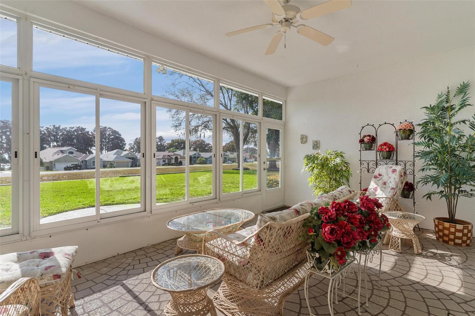 TAVARES ROYAL HARBOR PH 02 LT 179 - Residential