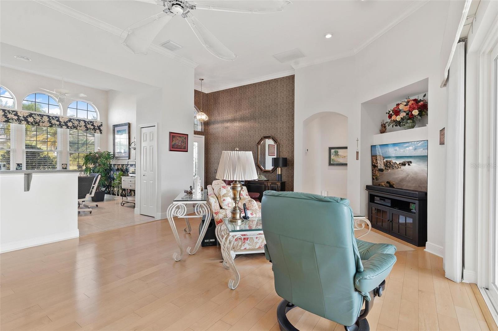 TAVARES ROYAL HARBOR PH 02 LT 179 - Residential