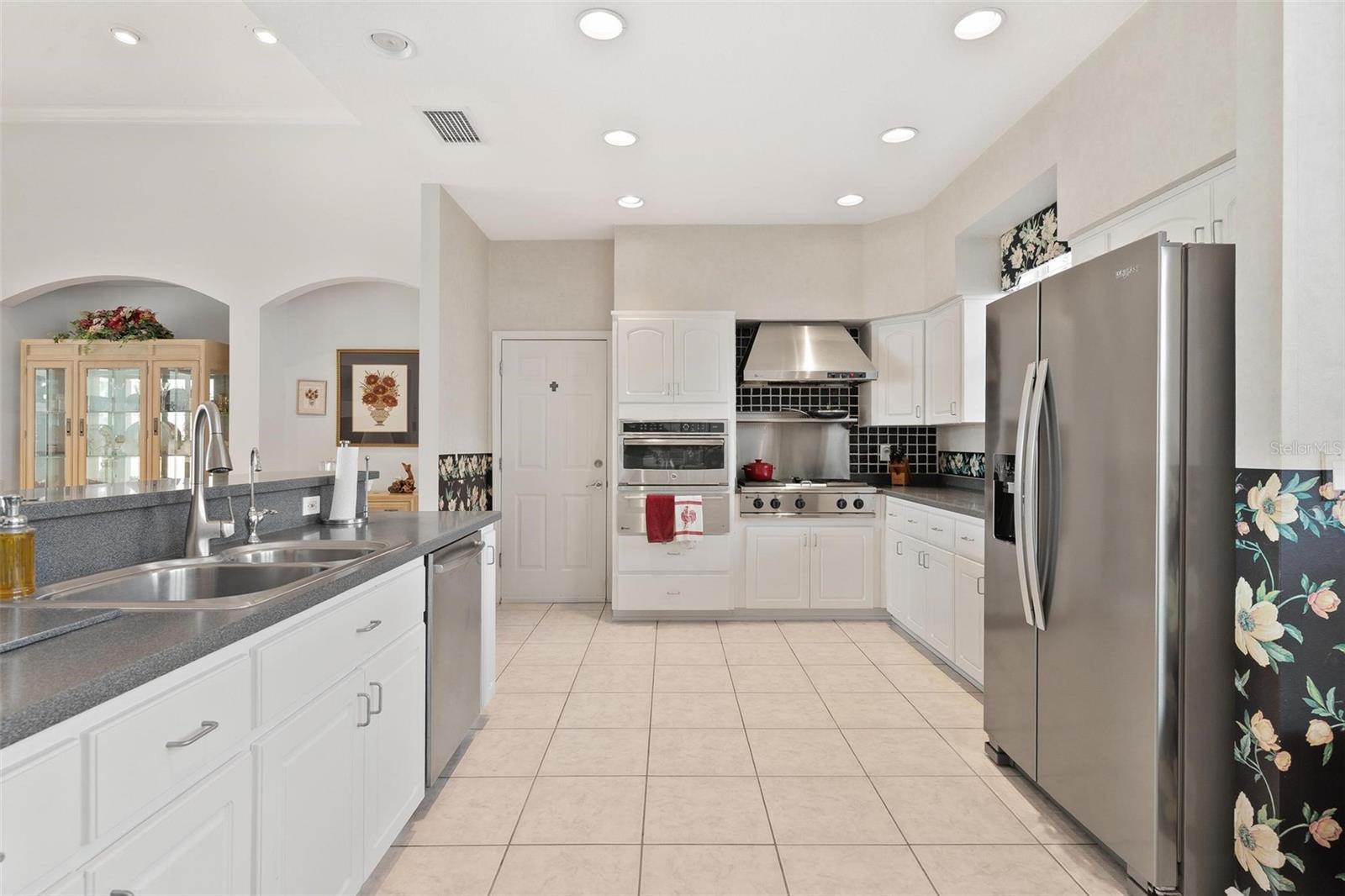 TAVARES ROYAL HARBOR PH 02 LT 179 - Residential