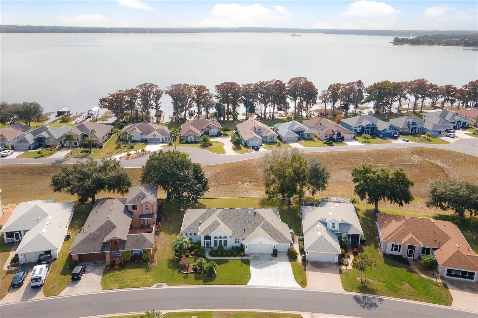 TAVARES ROYAL HARBOR PH 02 LT 179 - Residential