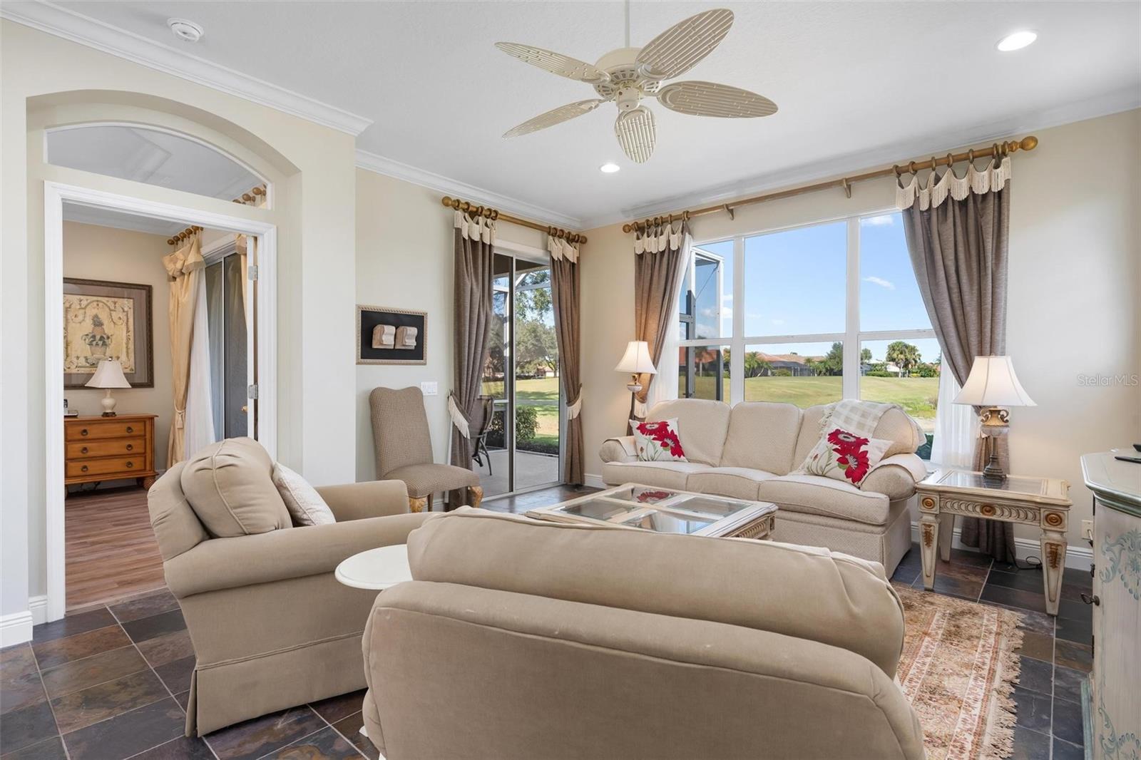 PELICAN POINTE GOLF & COUNTRY CLUB - Residential