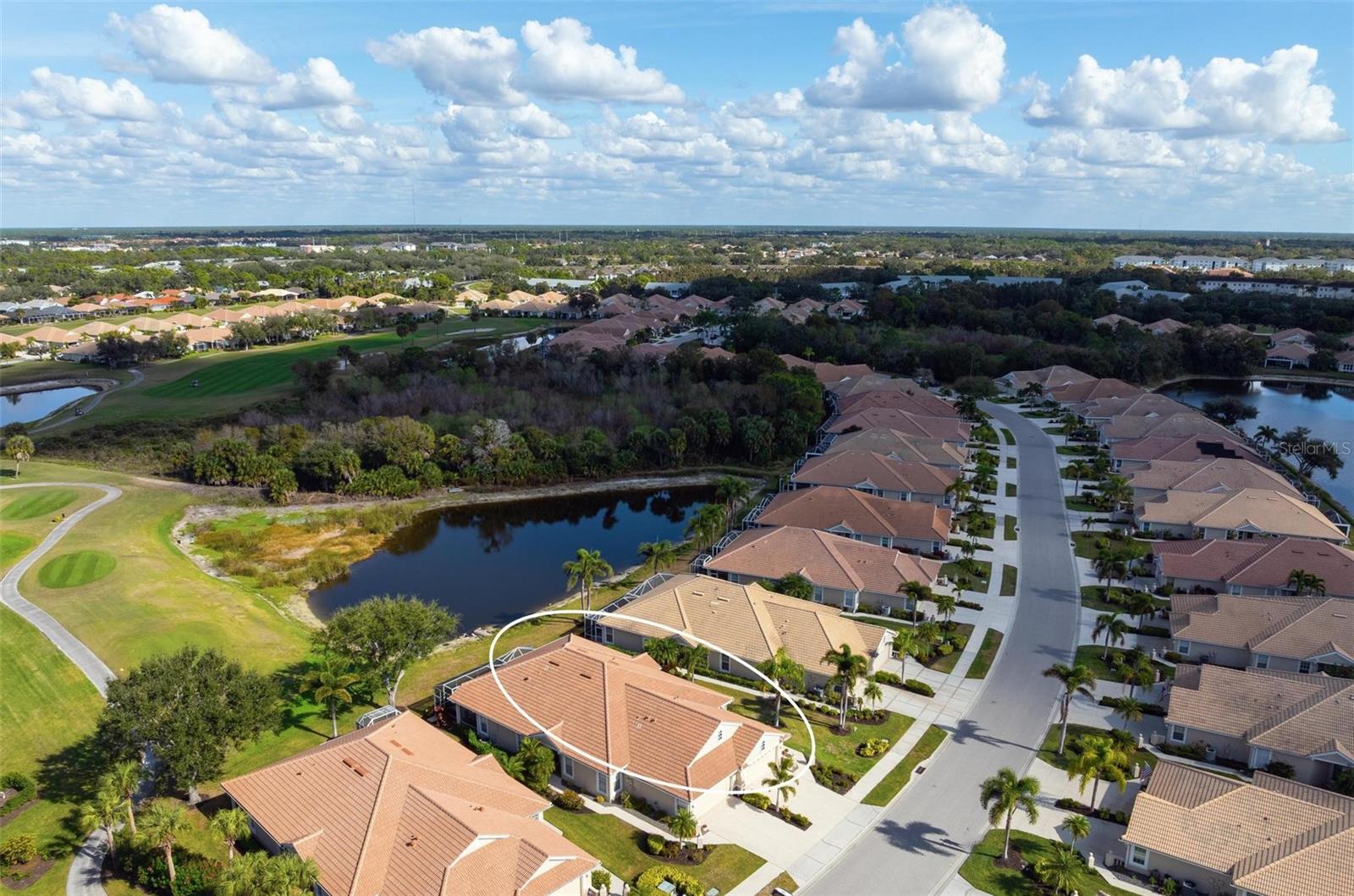 PELICAN POINTE GOLF & COUNTRY CLUB - Residential