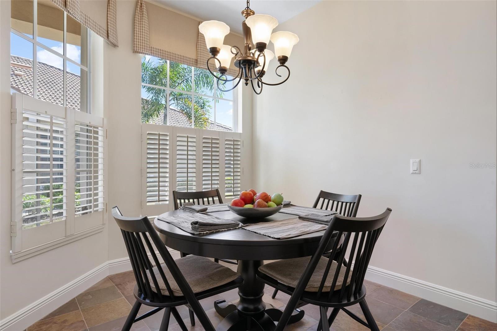 PELICAN POINTE GOLF & COUNTRY CLUB - Residential