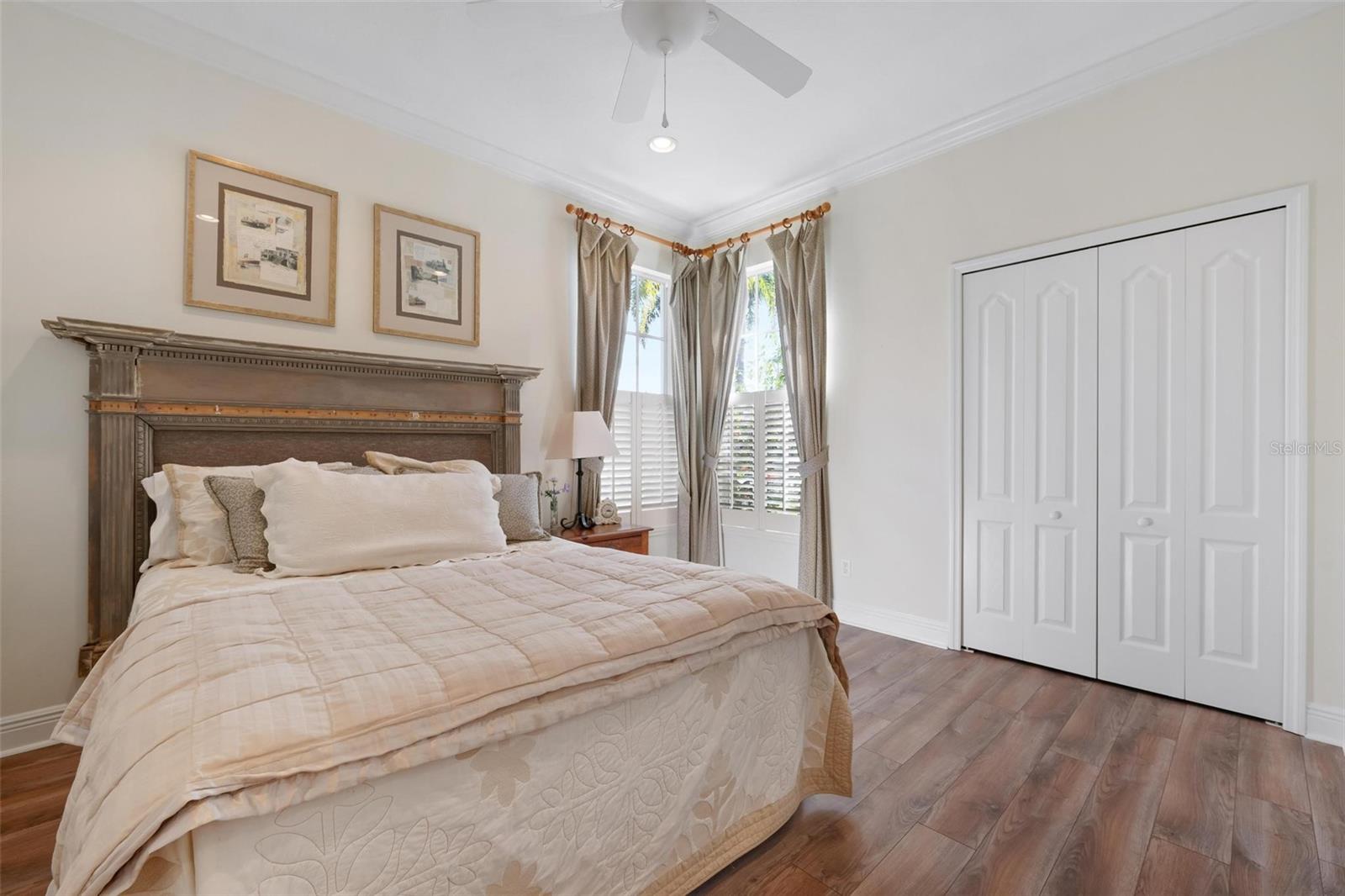 PELICAN POINTE GOLF & COUNTRY CLUB - Residential