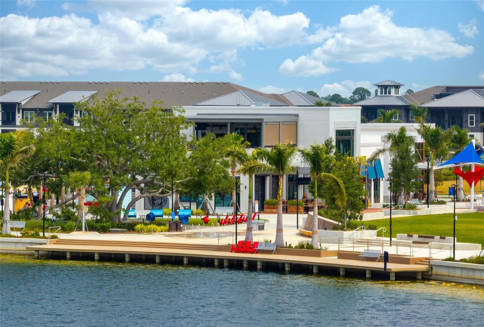 PELICAN POINTE GOLF & COUNTRY CLUB - Residential