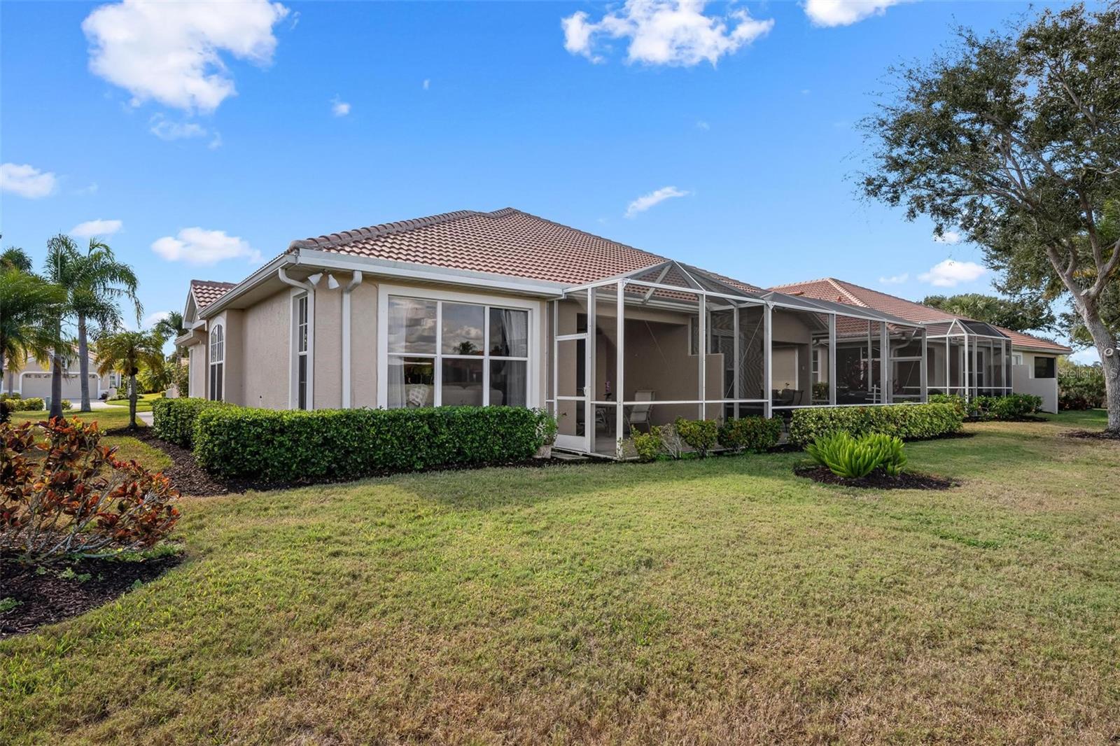 PELICAN POINTE GOLF & COUNTRY CLUB - Residential