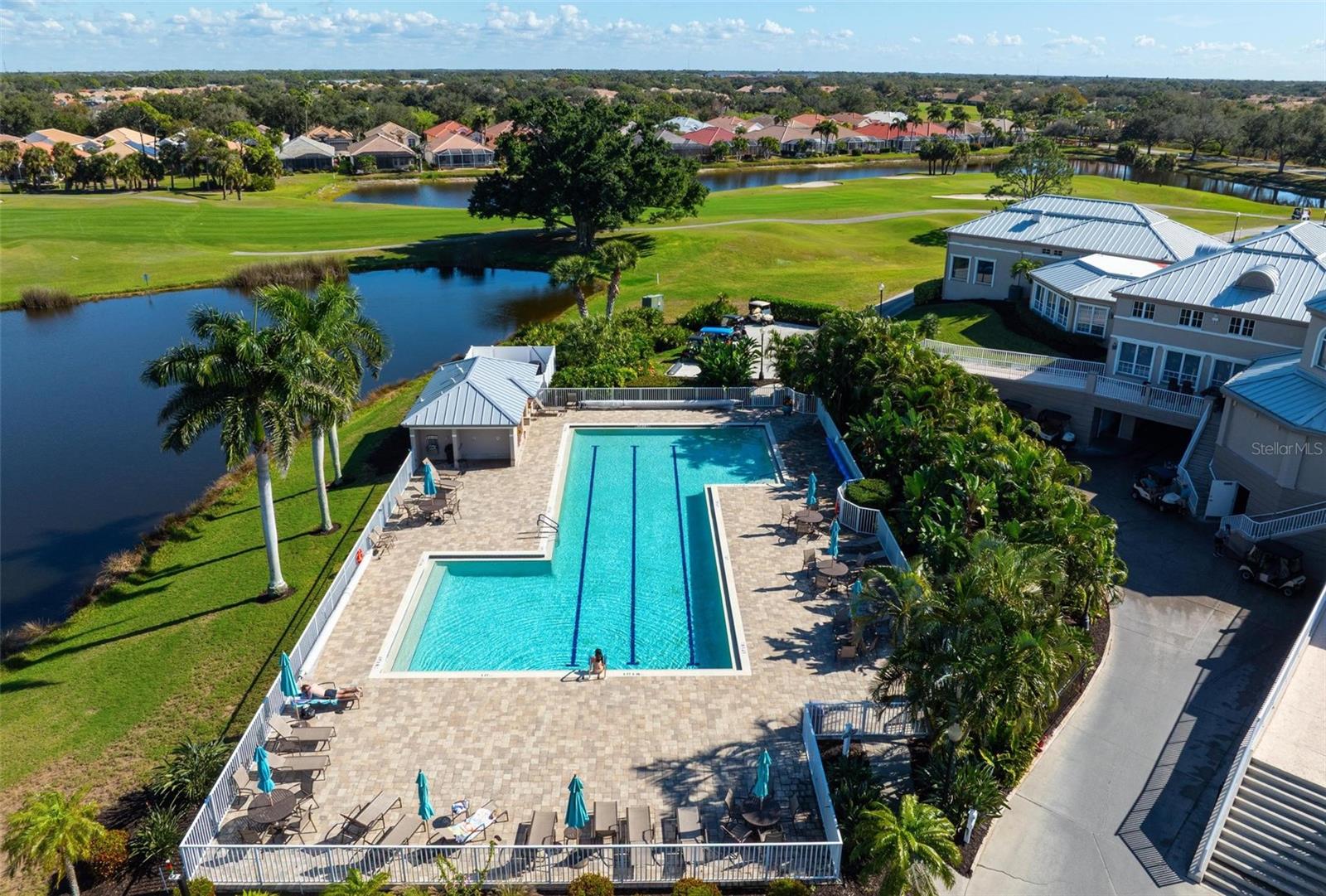 PELICAN POINTE GOLF & COUNTRY CLUB - Residential