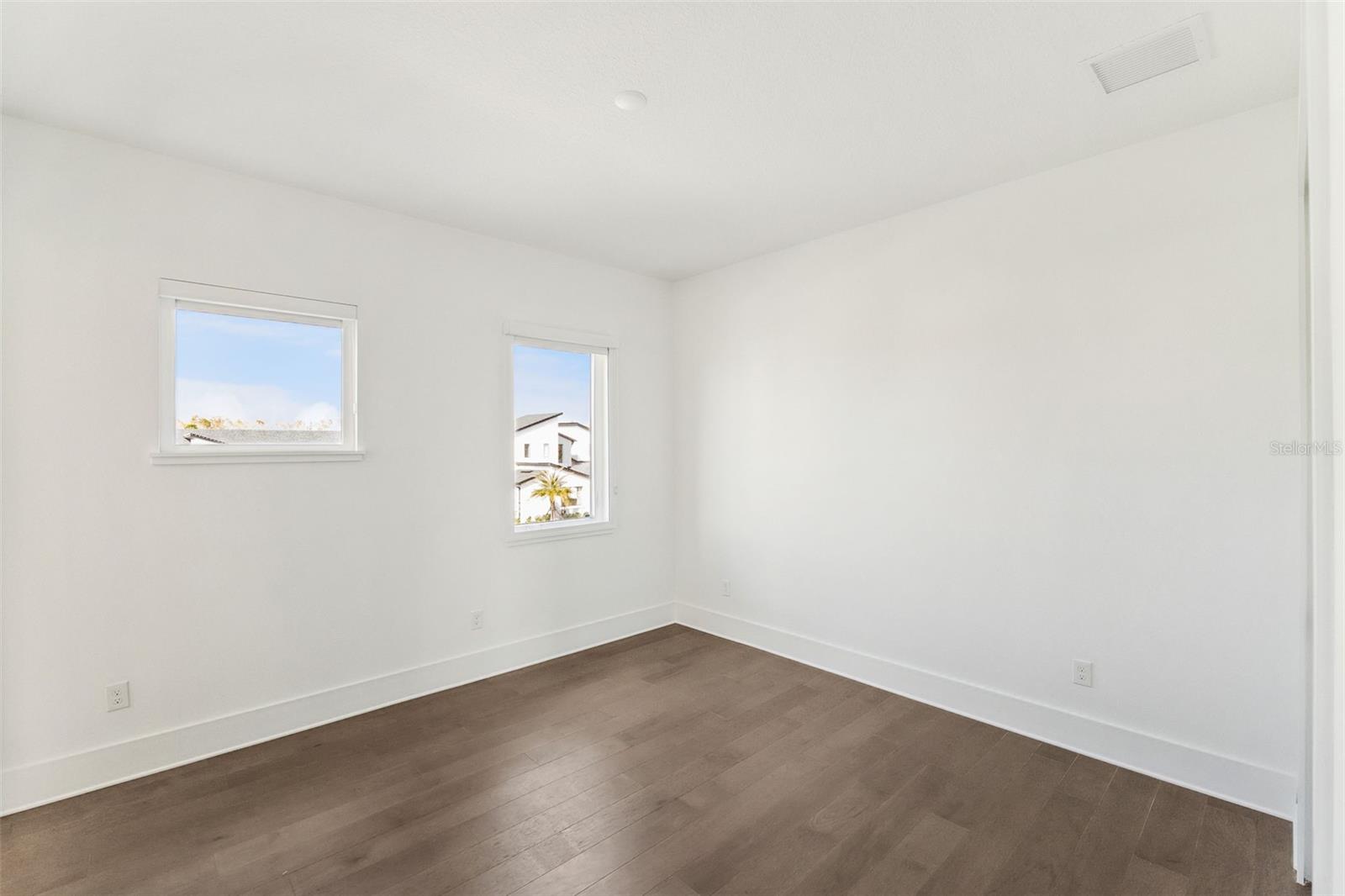 LAUREL POINTE PH 3 - Residential