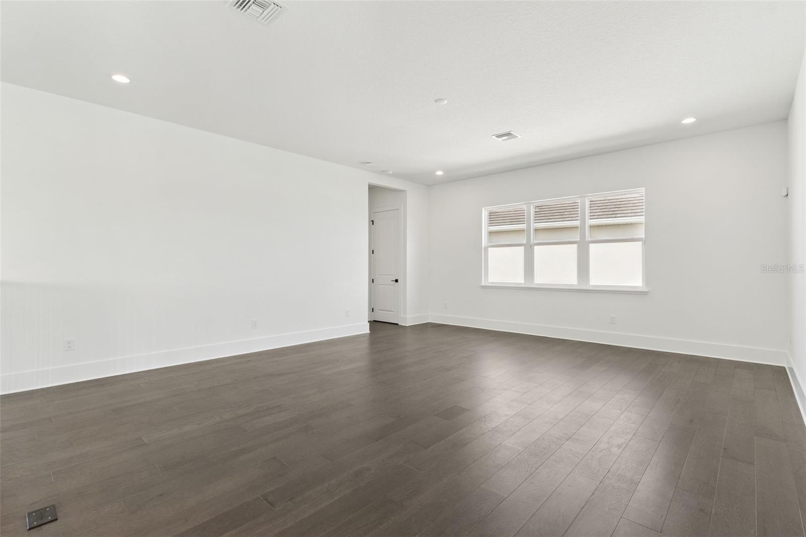 LAUREL POINTE PH 3 - Residential