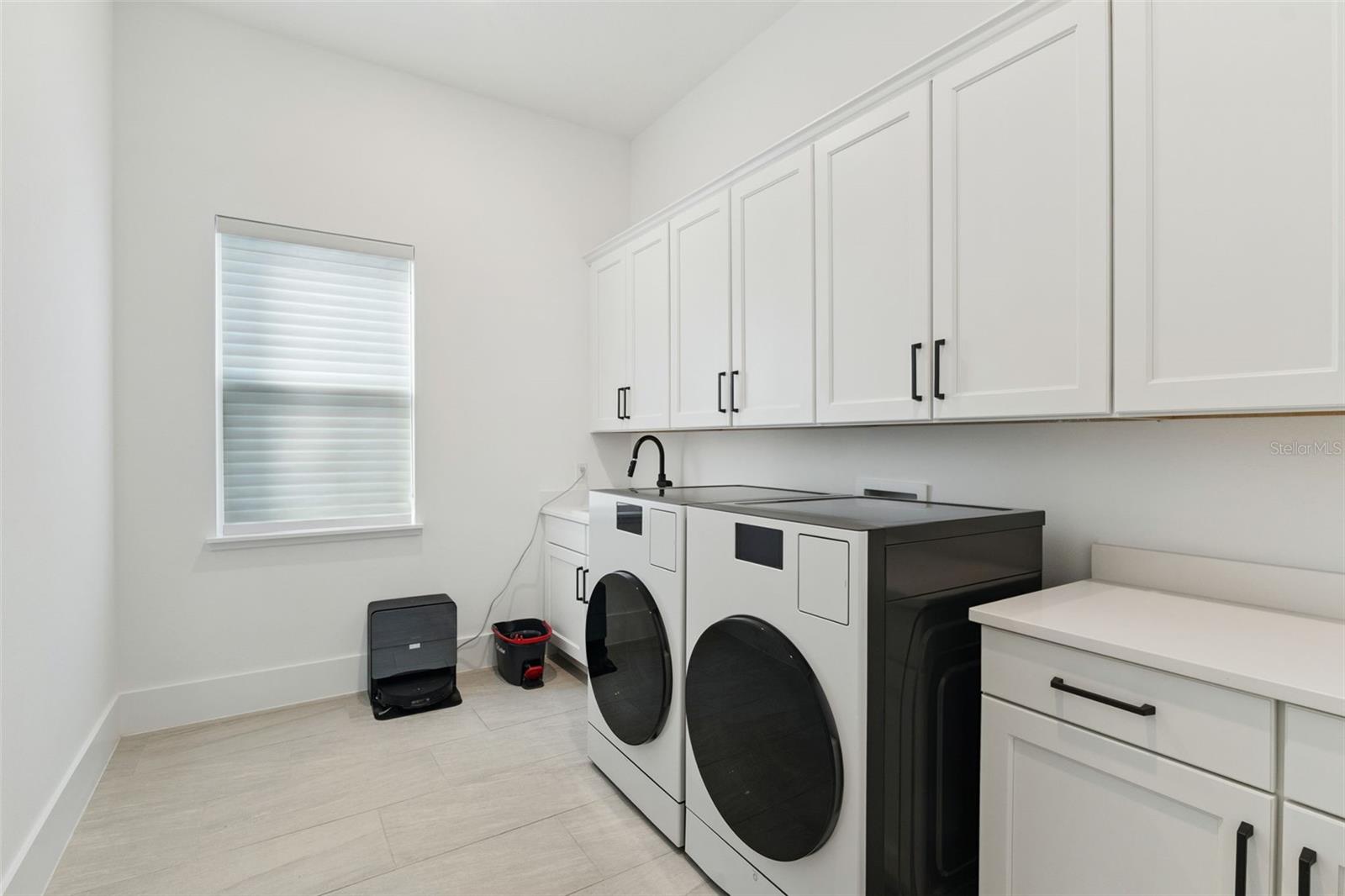 LAUREL POINTE PH 3 - Residential