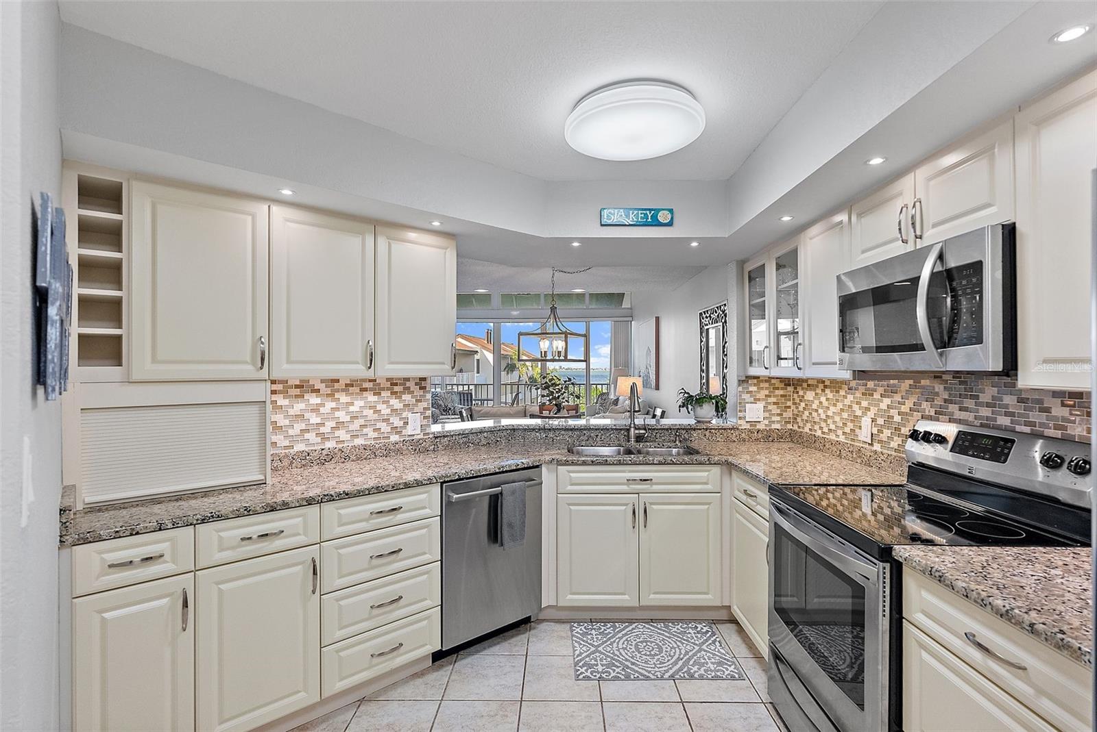 ISLA KEY CONDO - Residential