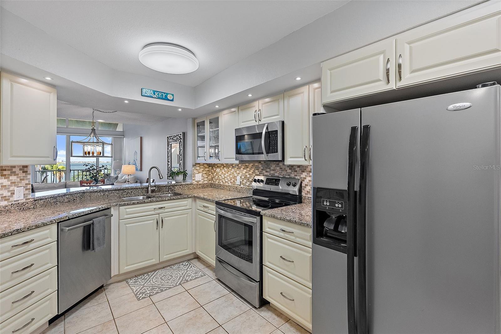 ISLA KEY CONDO - Residential