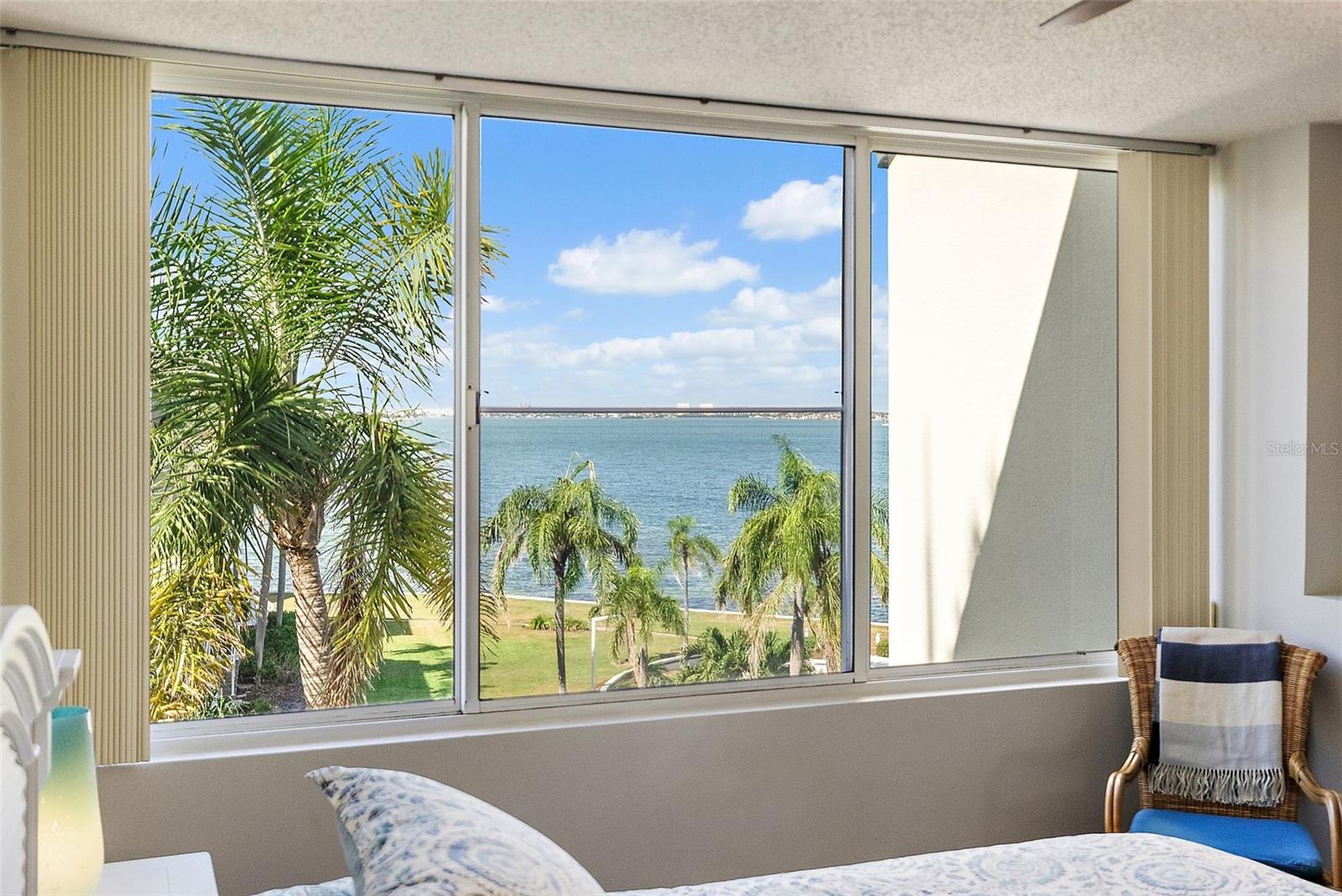 ISLA KEY CONDO - Residential