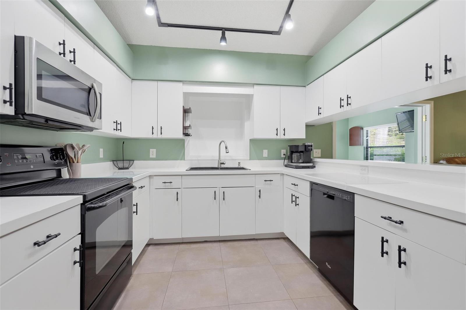 AWARANA ESTATES - Residential