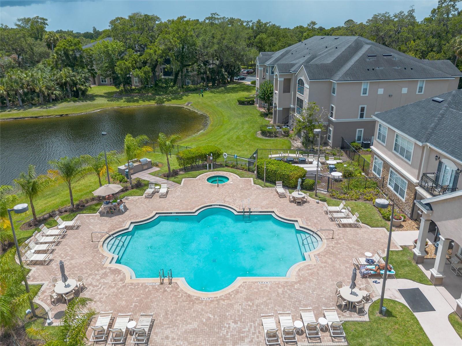 940 VILLAGE TRAIL 2-208