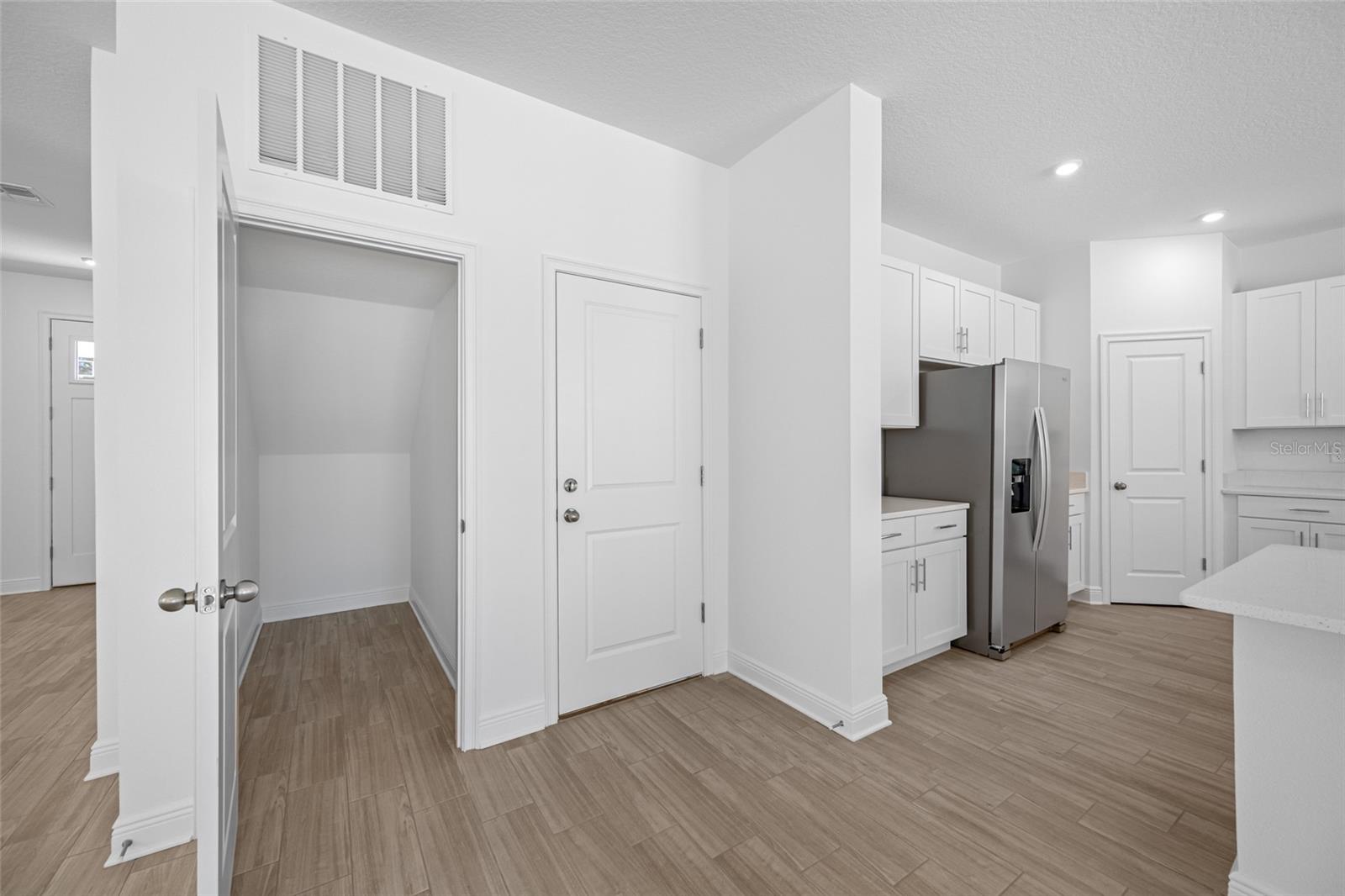 GANDY GARDENS 1 - Residential Lease