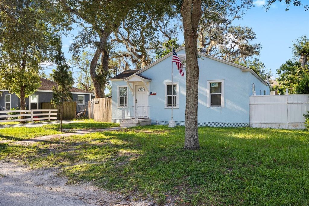 Photo of 1203 E Caracas Street, Tampa, FL 33603 (MLS # TB8414963)