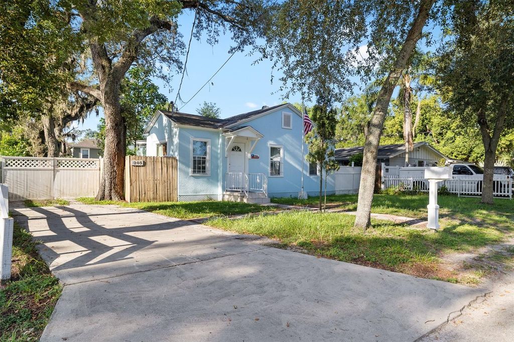 Photo of 1203 E Caracas Street, Tampa, FL 33603 (MLS # TB8414963)