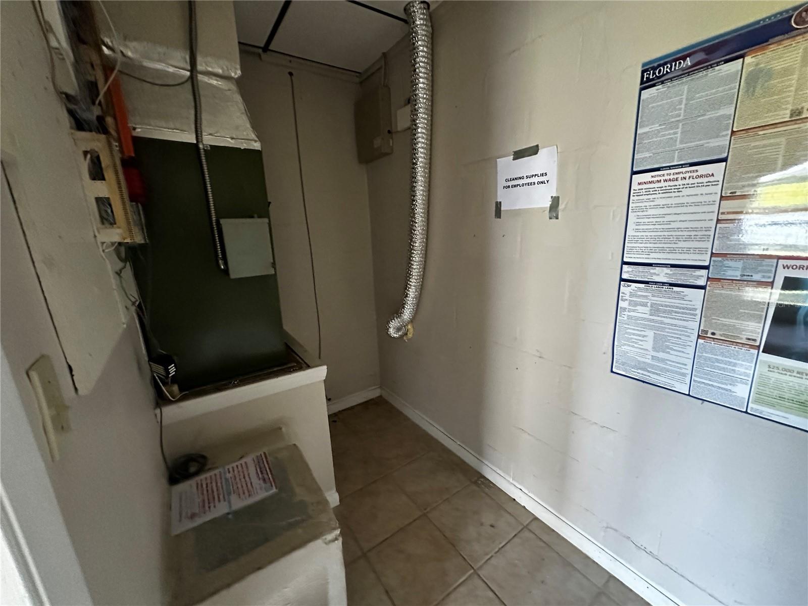 RIGGS SUB - Commercial Lease