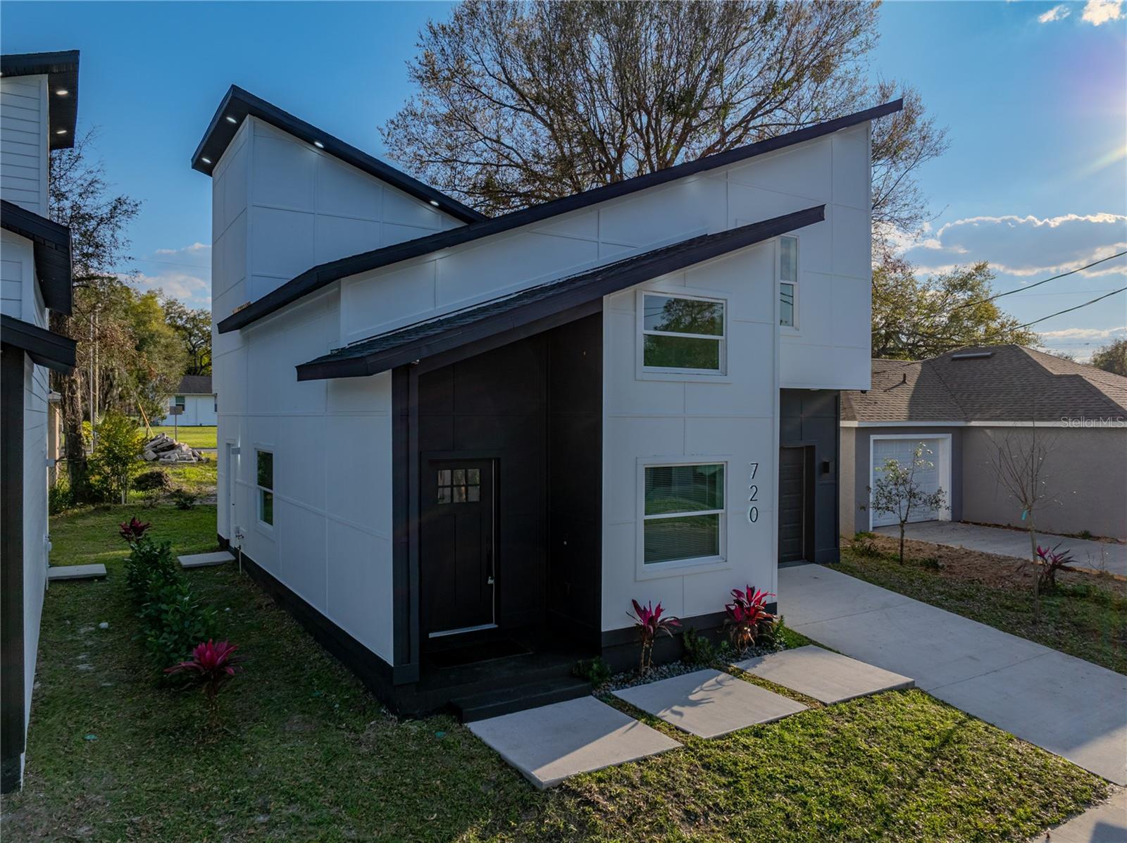 PALMA CEIA COURT - Residential Lease