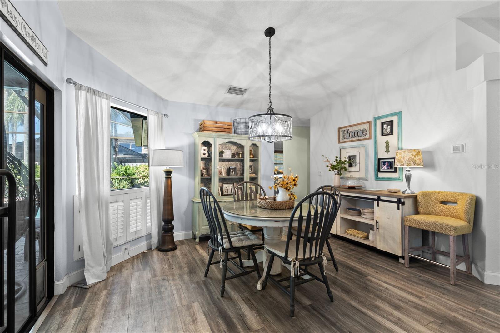 COUNTRY WOODS - Residential